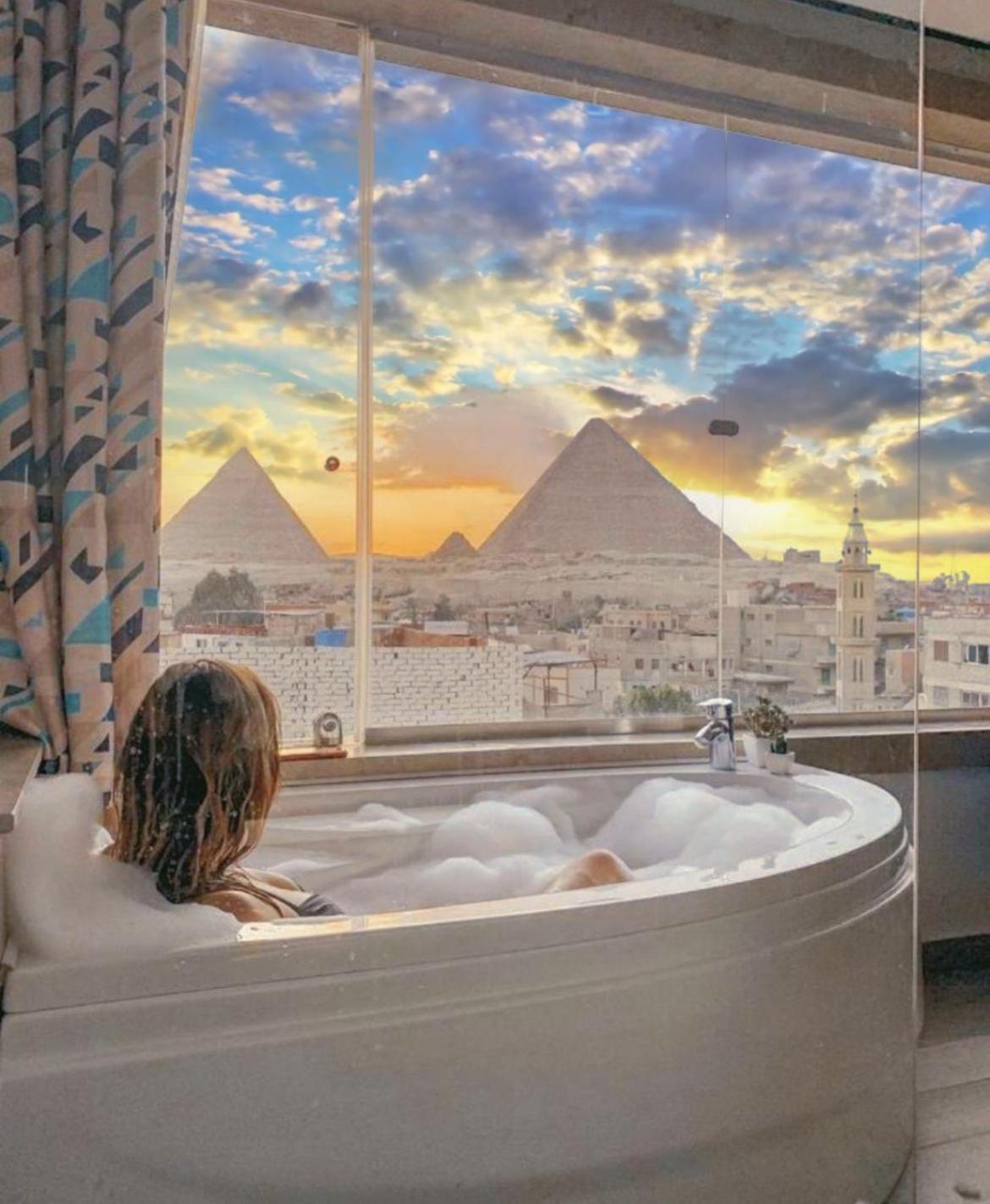 Pyramid Edge Hotel & Exclusive Pyramids View Rooftop Kafrat al Jabal Exterior photo